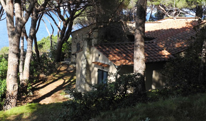 Casa con vista mare, si raggiunge Marciana Marina a piedi.