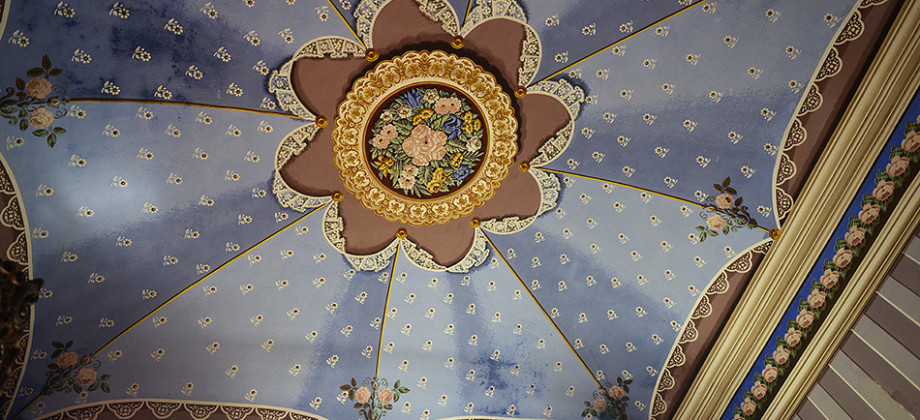L’appartamento con il cielo al posto del soffitto L’appartamento con il cielo al posto del soffitto