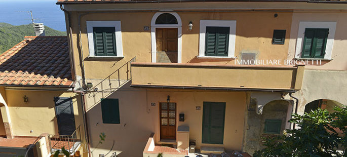Caratteristico appartamento ristrutturato con vista mare Caratteristico appartamento ristrutturato con vista mare